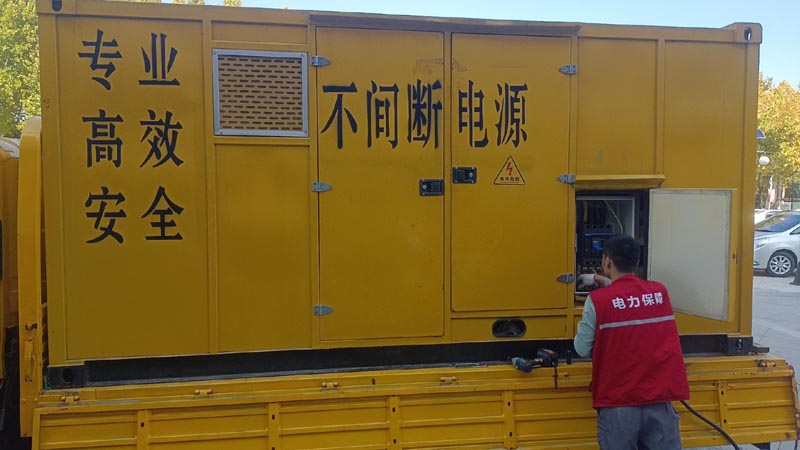 张家川柴油发电机组和UPS电源配合使用时，如何避免切换过程中的电力中断？